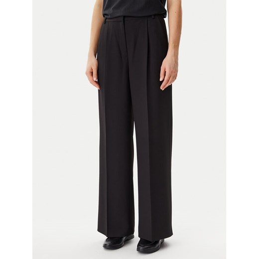 Calvin Klein Spodnie materiałowe Travel Twill K20K208214 Czarny Wide Leg ze sklepu MODIVO w kategorii Spodnie damskie - zdjęcie 182601455