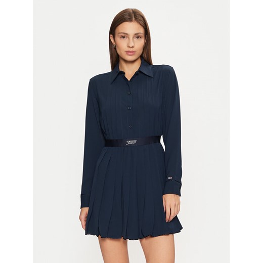 Tommy Jeans Sukienka koszulowa DW0DW19474 Granatowy Regular Fit ze sklepu MODIVO w kategorii Sukienki - zdjęcie 182602066