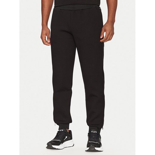 EA7 Emporio Armani Spodnie dresowe 7M000144 AF13538 UC001 Czarny Regular Fit ze sklepu MODIVO w kategorii Spodnie męskie - zdjęcie 182602518