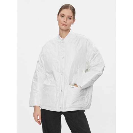 Tommy Jeans Kurtka przejściowa Tjw Onion Quilt Liner Jacket DW0DW17235 Biały Regular Fit ze sklepu MODIVO w kategorii Kurtki damskie - zdjęcie 182602976