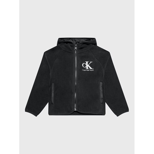 Calvin Klein Jeans Polar IB0IB01443 Czarny Regular Fit ze sklepu MODIVO w kategorii Bluzy chłopięce - zdjęcie 182603106