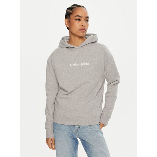 Calvin Klein Bluza Hero Logo K20K205449 Szary Relaxed Fit ze sklepu MODIVO w kategorii Bluzy damskie - zdjęcie 182604859