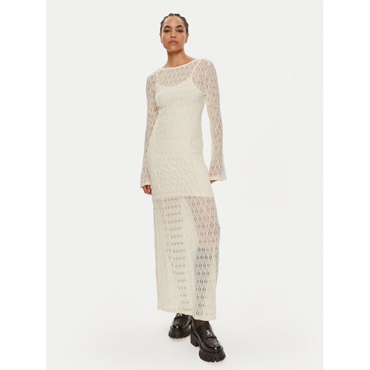 Gestuz Sukienka dzianinowa Lica 10909129 Écru Loose Fit ze sklepu MODIVO w kategorii Sukienki - zdjęcie 182605128