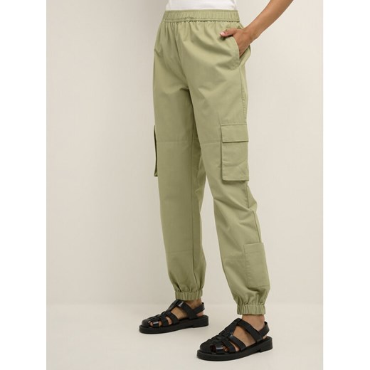 Karen by Simonsen Spodnie materiałowe Henley 10104316 Zielony Baggy Fit ze sklepu MODIVO w kategorii Spodnie damskie - zdjęcie 182606308