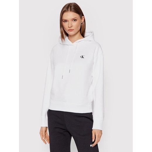 Calvin Klein Jeans Bluza Embroidered Logo J20J213178 Biały Regular Fit ze sklepu MODIVO w kategorii Bluzy damskie - zdjęcie 182606805