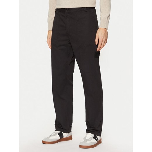 Stone Island Spodnie materiałowe 8115337F6 Czarny Regular Fit ze sklepu MODIVO w kategorii Spodnie męskie - zdjęcie 182608299