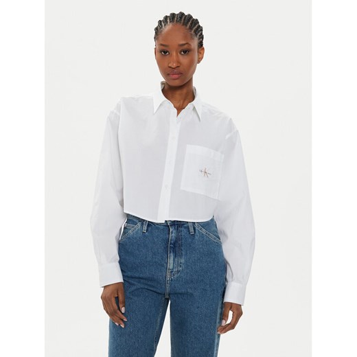 Calvin Klein Jeans Koszula J20J222614 Biały Cropped Fit ze sklepu MODIVO w kategorii Koszule damskie - zdjęcie 182608575