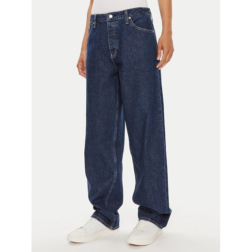 Calvin Klein Jeans Jeansy 90's J20J223891 Granatowy Straight Fit ze sklepu MODIVO w kategorii Jeansy damskie - zdjęcie 182609166