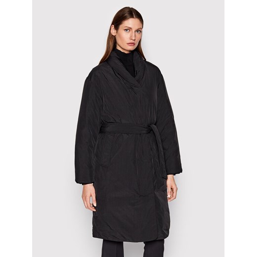 Calvin Klein Kurtka puchowa K20K204158 Czarny Regular Fit ze sklepu MODIVO w kategorii Kurtki damskie - zdjęcie 182609499