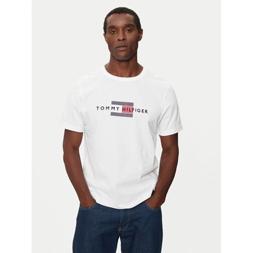 Tommy Hilfiger T-Shirt MW0MW36455 Biały Regular Fit ze sklepu MODIVO w kategorii T-shirty męskie - zdjęcie 182610187
