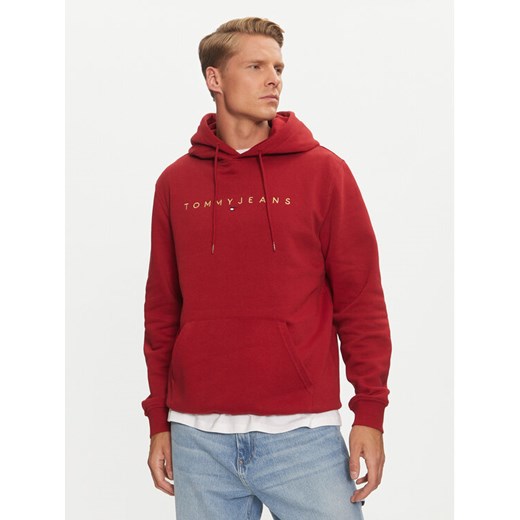 Tommy Jeans Bluza Linear Gold DM0DM20503 Czerwony Regular Fit ze sklepu MODIVO w kategorii Bluzy męskie - zdjęcie 182610785