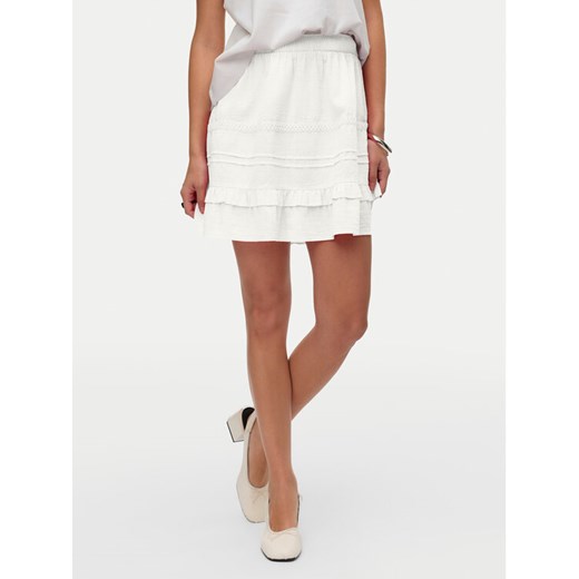 Vero Moda Spódnica mini Pretty 10325239 Biały Regular Fit ze sklepu MODIVO w kategorii Spódnice - zdjęcie 182611457