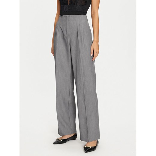 Vero Moda Spodnie materiałowe Vika 10323447 Szary Straight Fit ze sklepu MODIVO w kategorii Spodnie damskie - zdjęcie 182612756
