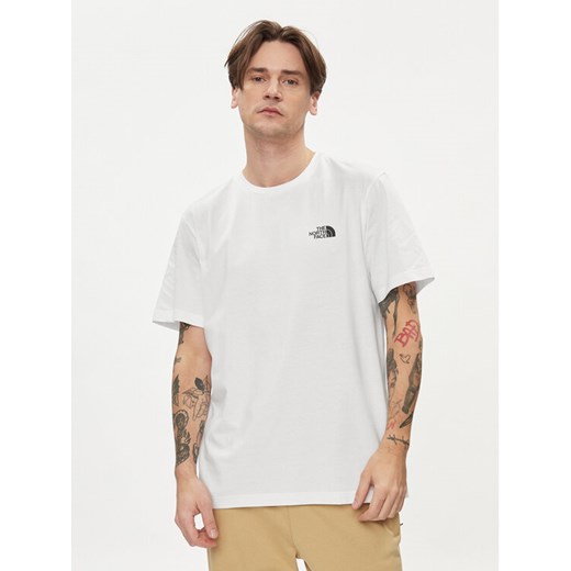 The North Face T-Shirt Simple Dome NF0A87NG Biały Regular Fit ze sklepu MODIVO w kategorii T-shirty męskie - zdjęcie 182613319