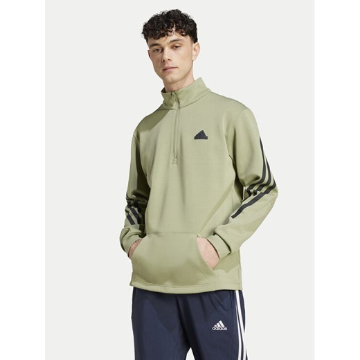 adidas Bluza Future Icons 3-Stripes IW8544 Zielony Regular Fit ze sklepu MODIVO w kategorii Bluzy męskie - zdjęcie 182614989