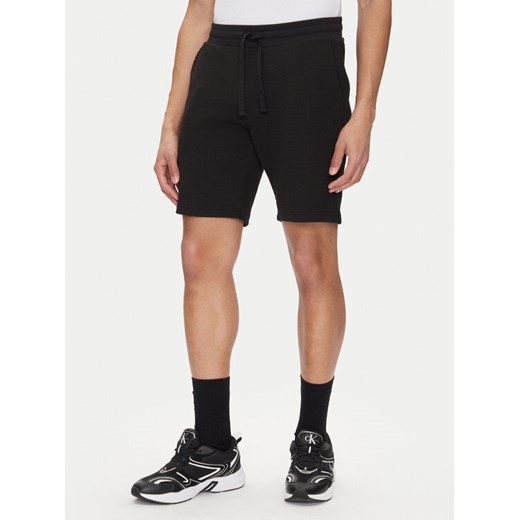 Calvin Klein Jeans Szorty sportowe J30J327247 Czarny Regular Fit ze sklepu MODIVO w kategorii Spodenki męskie - zdjęcie 182615588