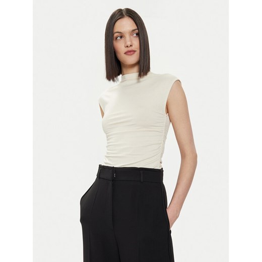 Gina Tricot Top 20883 Écru Slim Fit ze sklepu MODIVO w kategorii Bluzki damskie - zdjęcie 182615978