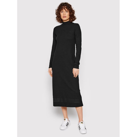 adidas Sukienka dzianinowa Rib HE6916 Czarny Regular Fit ze sklepu MODIVO w kategorii Sukienki - zdjęcie 182616349