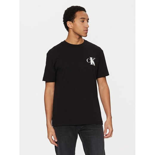 Calvin Klein Jeans T-Shirt J30J327475 Czarny Regular Fit ze sklepu MODIVO w kategorii T-shirty męskie - zdjęcie 182617408