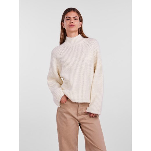 Pieces Golf 17128212 Écru Regular Fit ze sklepu MODIVO w kategorii Swetry damskie - zdjęcie 182617556