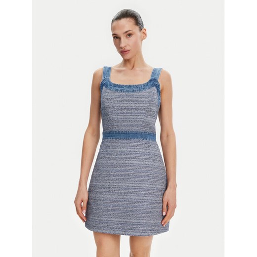 Guess Sukienka codzienna W5GK77 WH610 Niebieski Slim Fit ze sklepu MODIVO w kategorii Sukienki - zdjęcie 182618357