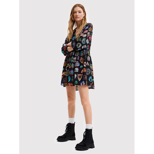 Desigual Sukienka codzienna Stamp 22WWVW71 Czarny Regular Fit ze sklepu MODIVO w kategorii Sukienki - zdjęcie 182618879