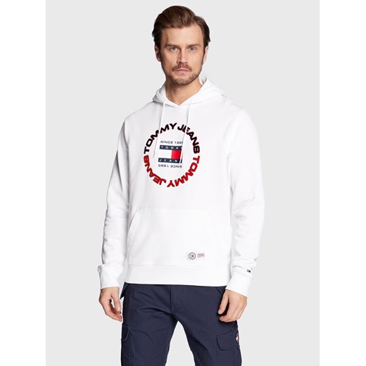 Tommy Jeans Bluza DM0DM15686 Biały Regular Fit ze sklepu MODIVO w kategorii Bluzy męskie - zdjęcie 182619367