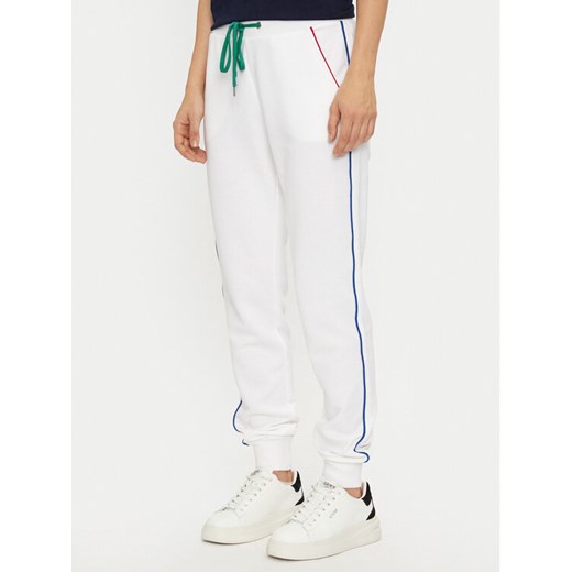 United Colors Of Benetton Spodnie dresowe 3J68DF010 Biały Regular Fit ze sklepu MODIVO w kategorii Spodnie damskie - zdjęcie 182619476