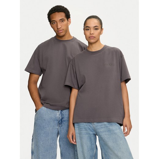 2005 T-Shirt Unisex Uniform Szary Loose Fit ze sklepu MODIVO w kategorii Bluzki damskie - zdjęcie 182620247