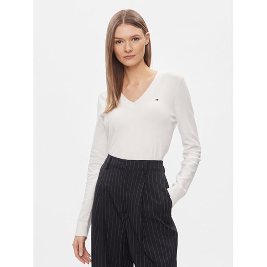 Tommy Hilfiger Sweter WW0WW42049 Biały Regular Fit ze sklepu MODIVO w kategorii Swetry damskie - zdjęcie 182620286
