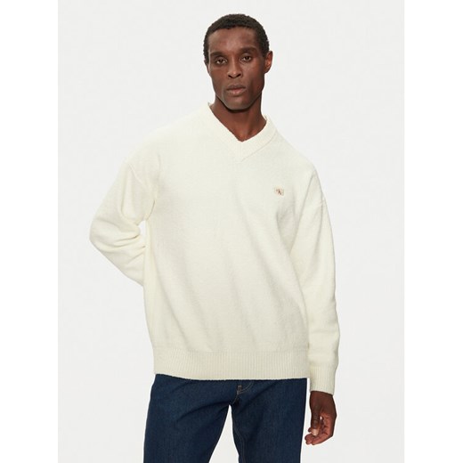 Calvin Klein Jeans Sweter J30J326452 Écru Regular Fit ze sklepu MODIVO w kategorii Swetry męskie - zdjęcie 182620508