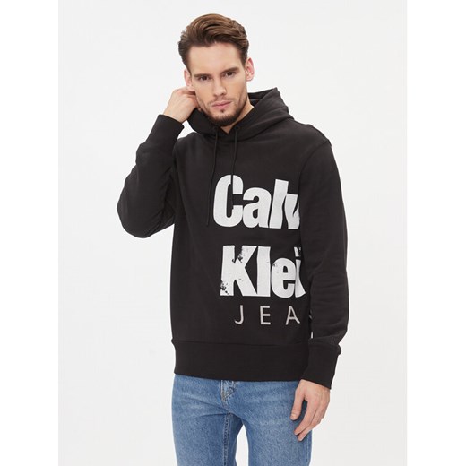 Calvin Klein Jeans Bluza J30J324108 Czarny Regular Fit ze sklepu MODIVO w kategorii Bluzy męskie - zdjęcie 182620736