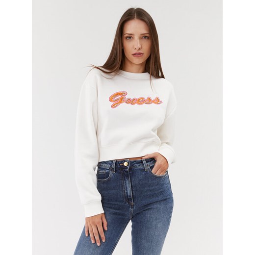 Guess Bluza Velvet Logo W3BQ13 KB681 Biały Regular Fit ze sklepu MODIVO w kategorii Bluzy damskie - zdjęcie 182621405