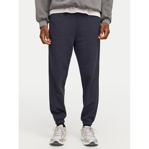 Jack&Jones Spodnie dresowe Morgan 12257964 Granatowy Regular Fit ze sklepu MODIVO w kategorii Spodnie męskie - zdjęcie 182621637