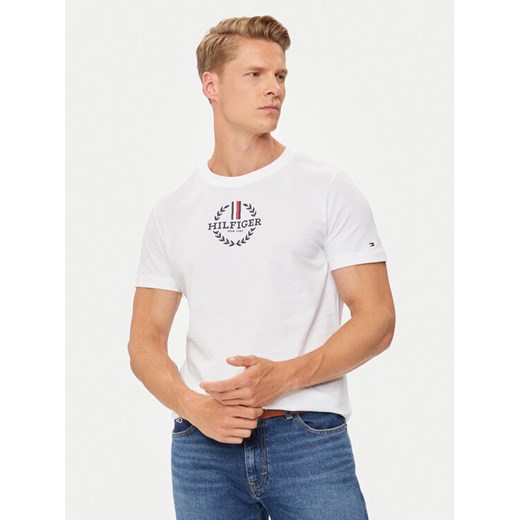 Tommy Hilfiger T-Shirt Global Stripe MW0MW34388 Biały Regular Fit ze sklepu MODIVO w kategorii T-shirty męskie - zdjęcie 182621907