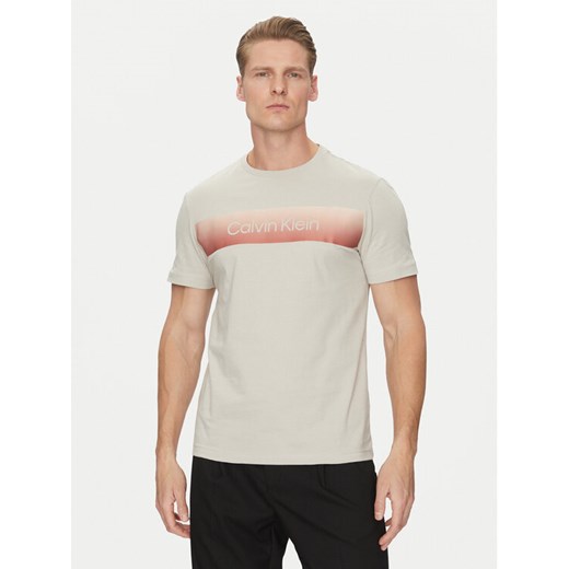 Calvin Klein T-Shirt Linear Ombre K10K114163 Szary Regular Fit ze sklepu MODIVO w kategorii T-shirty męskie - zdjęcie 182622158