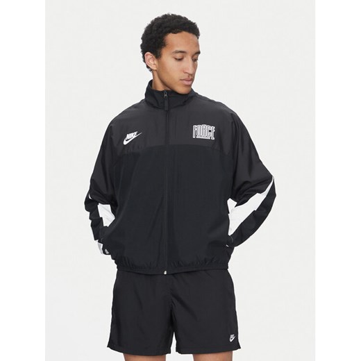 Nike Kurtka przejściowa FB6980 Czarny Loose Fit ze sklepu MODIVO w kategorii Kurtki męskie - zdjęcie 182623745