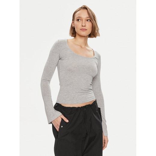Gina Tricot Bluzka Agnes 16981 Szary Slim Fit ze sklepu MODIVO w kategorii Bluzki damskie - zdjęcie 182623949