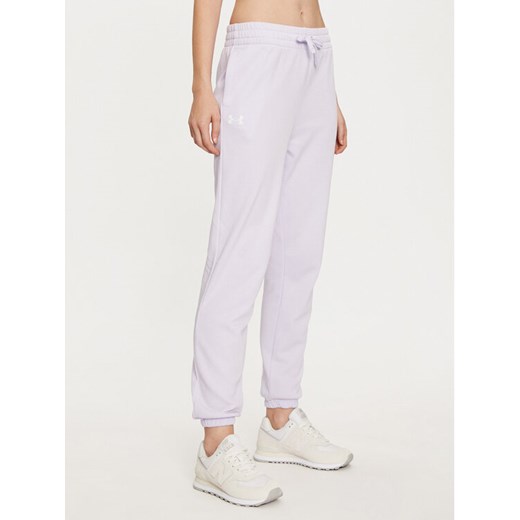 Under Armour Spodnie dresowe Ua Rival 1382735 Fioletowy Loose Fit ze sklepu MODIVO w kategorii Spodnie damskie - zdjęcie 182624659