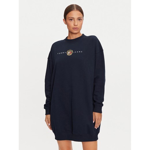 Tommy Jeans Sukienka dzianinowa DW0DW18715 Granatowy Relaxed Fit ze sklepu MODIVO w kategorii Sukienki - zdjęcie 182625056