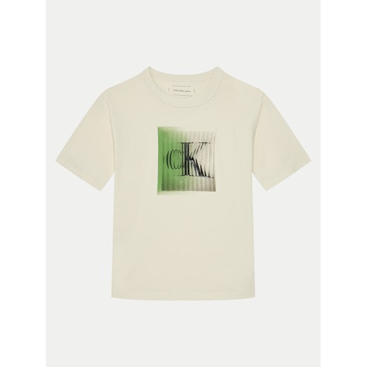 Calvin Klein Jeans T-Shirt IB0IB02356 Beżowy Regular Fit ze sklepu MODIVO w kategorii T-shirty chłopięce - zdjęcie 182625168