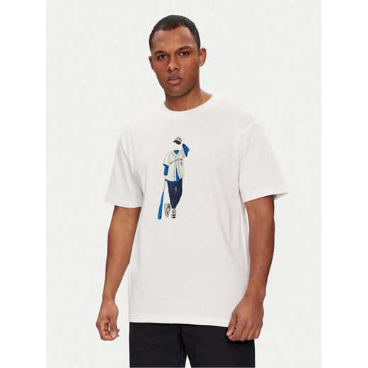 New Balance T-Shirt Basketball Style MT41577 Biały Relaxed Fit ze sklepu MODIVO w kategorii T-shirty męskie - zdjęcie 182625267