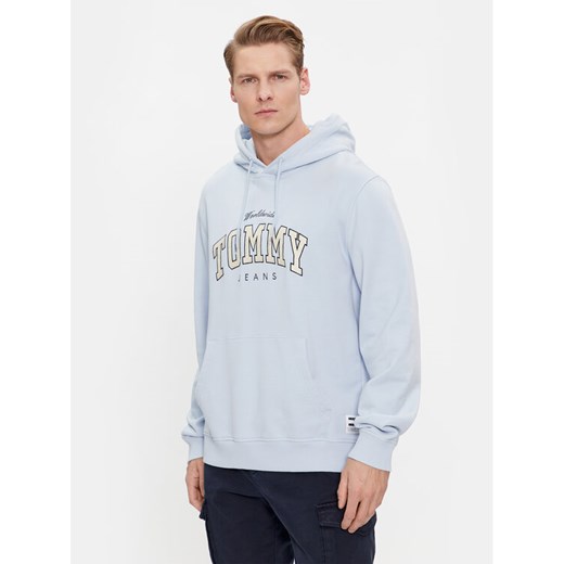 Tommy Jeans Bluza Varsity DM0DM18401 Błękitny Regular Fit ze sklepu MODIVO w kategorii Bluzy męskie - zdjęcie 182626676