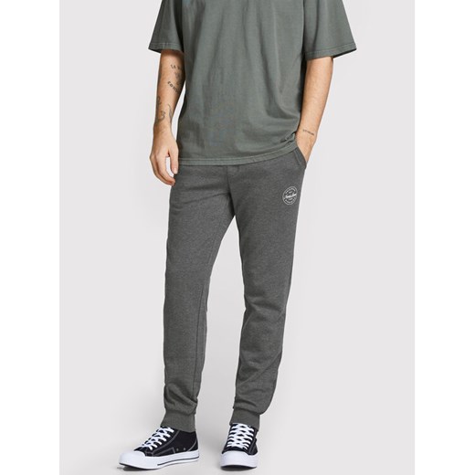 Jack&Jones Spodnie dresowe Gordon 12165322 Szary Regular Fit ze sklepu MODIVO w kategorii Spodnie męskie - zdjęcie 182626759