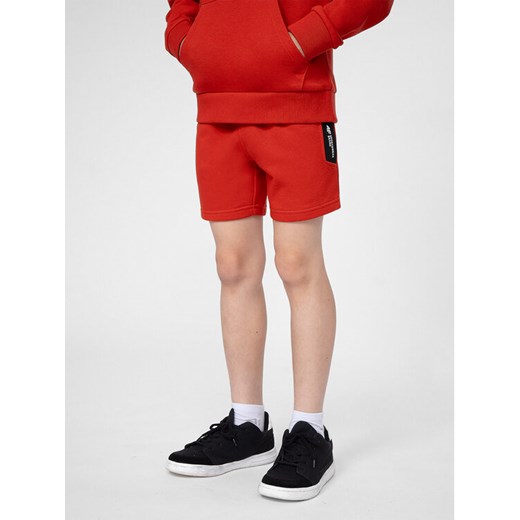 4F Szorty sportowe 4FJSS23TSHOM049 Czerwony Regular Fit ze sklepu MODIVO w kategorii Spodenki chłopięce - zdjęcie 182627537