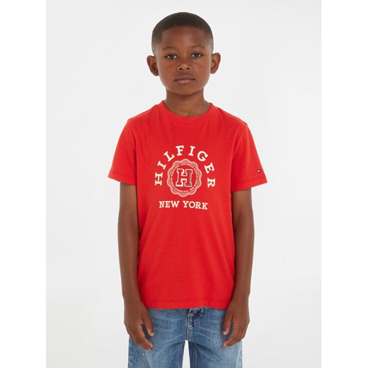 Tommy Hilfiger T-Shirt Monotype Arch KB0KB08802 Czerwony Regular Fit ze sklepu MODIVO w kategorii T-shirty chłopięce - zdjęcie 182627546