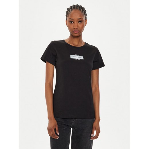 Calvin Klein Jeans T-Shirt Faded Monologo J20J223625 Czarny Slim Fit ze sklepu MODIVO w kategorii Bluzki damskie - zdjęcie 182627687