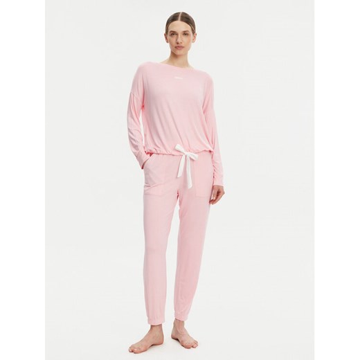 DKNY Piżama YI90044 Różowy Regular Fit ze sklepu MODIVO w kategorii Piżamy damskie - zdjęcie 182627916