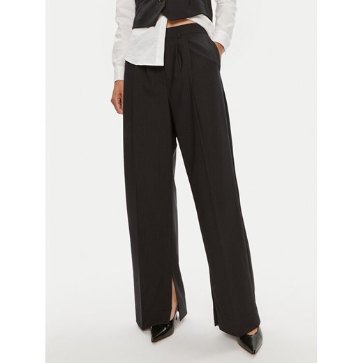 Herskind Spodnie materiałowe Rupert 5216134 Granatowy Relaxed Fit ze sklepu MODIVO w kategorii Spodnie damskie - zdjęcie 182627989