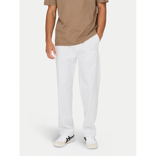 Only & Sons Spodnie materiałowe Sinus 22028267 Biały Loose Fit ze sklepu MODIVO w kategorii Spodnie męskie - zdjęcie 182628396